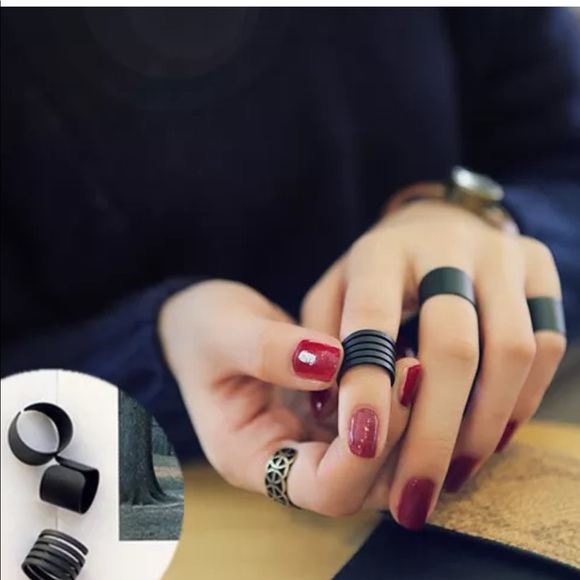 Black Adjustable 3 Piece Rocker/Punk Ring NEW - Picture 3 of 6